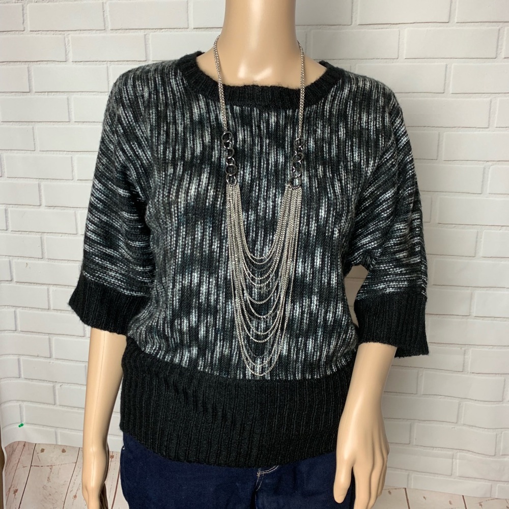 🛍Notations Black and Gray Sweater 4/$35